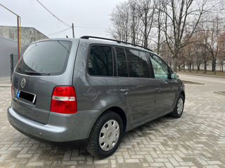 Volkswagen Touran foto 6