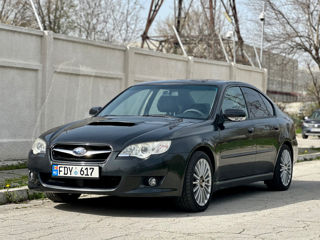 Subaru Legacy foto 1