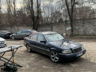 Mercedes C-Class foto 4