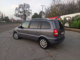 Opel Zafira foto 3