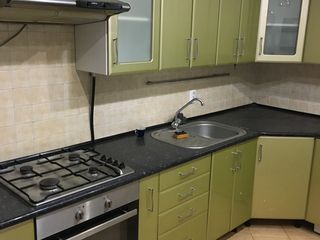 Apartament cu 3 camere, 90 m², Botanica, Chișinău