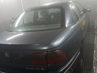 Opel Omega foto 2