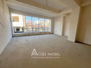 Apartament cu 3 camere, 200 m², Ciocana, Chișinău foto 3