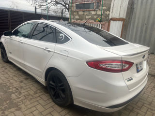 Ford Fusion foto 4