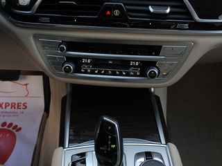 BMW 7 Series foto 7