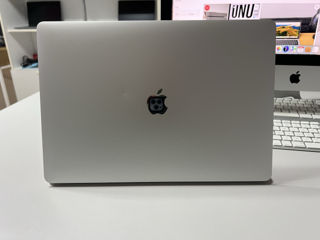 MacBook Pro 15, 2018/ 6 X core i7/ 16gb Ram/ 256gb SSD/ Pro 560X 4gb (În Rate cu 0%) foto 6