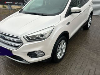 Ford Kuga foto 2