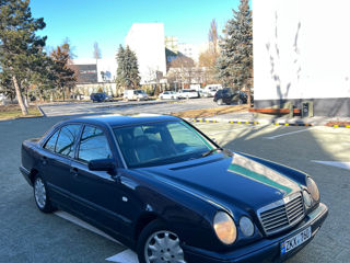 Mercedes E-Class foto 2