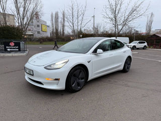 Tesla Model 3 foto 2