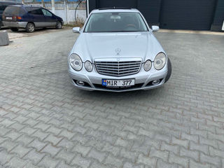 Mercedes E-Class foto 2