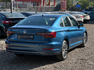 Volkswagen Jetta foto 4