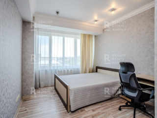 Apartament cu 3 camere, 130 m², Centru, Chișinău foto 9