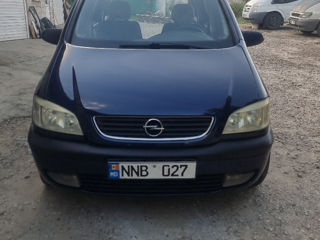 Opel Zafira foto 1