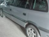 Opel Zafira foto 2