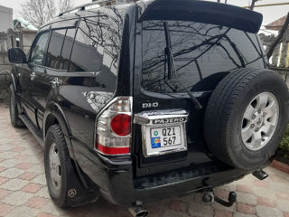 Mitsubishi Pajero foto 2