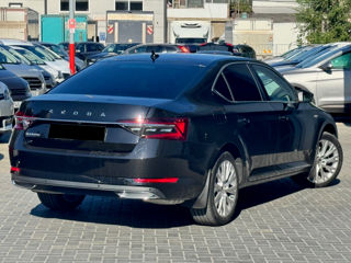 Skoda Superb foto 3