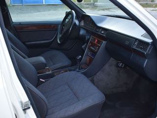 Mercedes Series (W124) foto 5