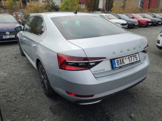 Skoda Superb foto 2