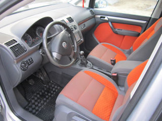 Volkswagen Touran foto 7