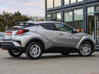 Toyota C-HR foto 2