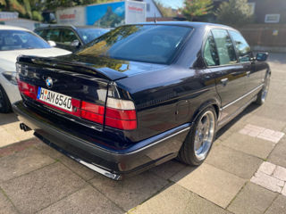 BMW 5 Series foto 2