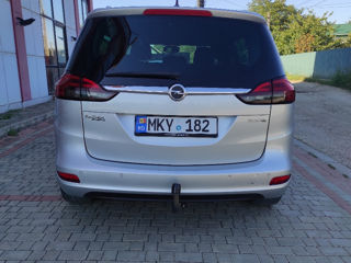 Opel Zafira foto 2