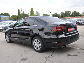 Volkswagen Jetta foto 4