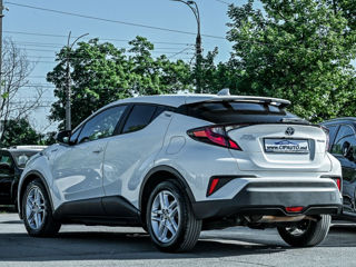 Toyota C-HR фото 5