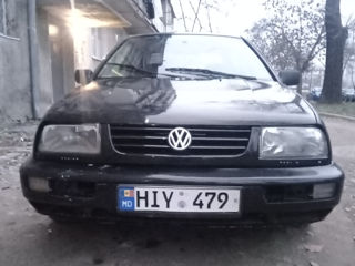 Volkswagen Vento foto 5