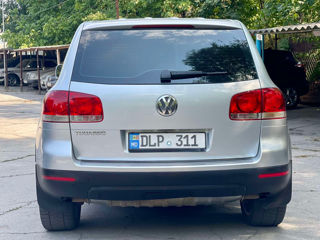 Volkswagen Touareg foto 2