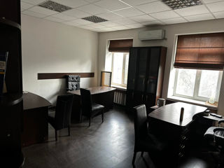 Chirie oficiu de 60 m2 in Сentru