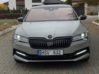 Skoda Superb foto 2