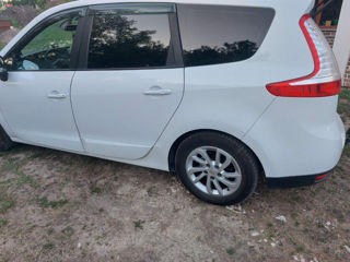 Renault Grand Scenic foto 3