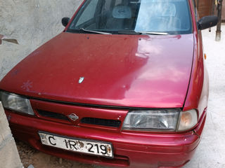 Nissan Sunny foto 2