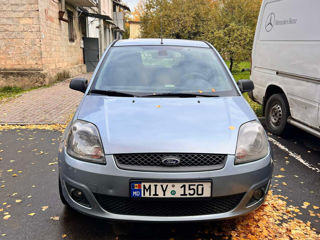 Ford Fiesta foto 3