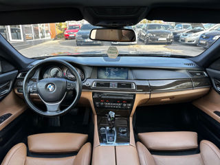 BMW 7 Series foto 8