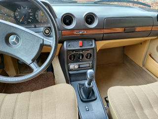 Mercedes Series (W123) foto 4