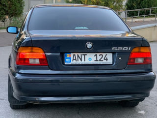 BMW 5 Series foto 3