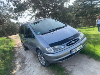 Volkswagen Sharan foto 2