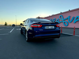 Ford Fusion foto 2