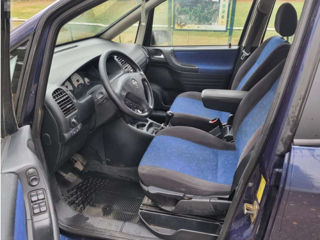 Se dezmembreaza Opel Zafira 2002  1.8 Benzin foto 2