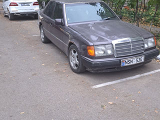 Mercedes Series (W124)