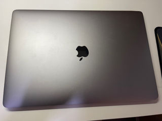 MacBook Pro 2018 foto 2