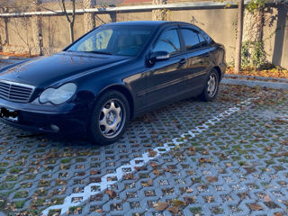 Mercedes C-Class foto 3