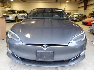 Tesla Model S foto 2