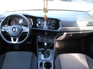 Volkswagen Jetta foto 9