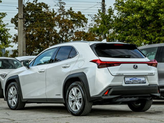 Lexus UX foto 2