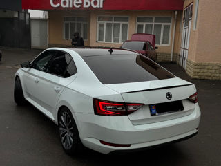 Skoda Superb foto 3