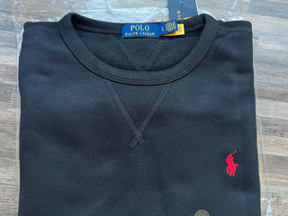 Pulover Ralph Lauren.