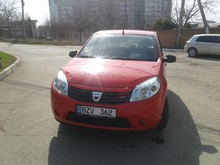 Dacia Sandero foto 2